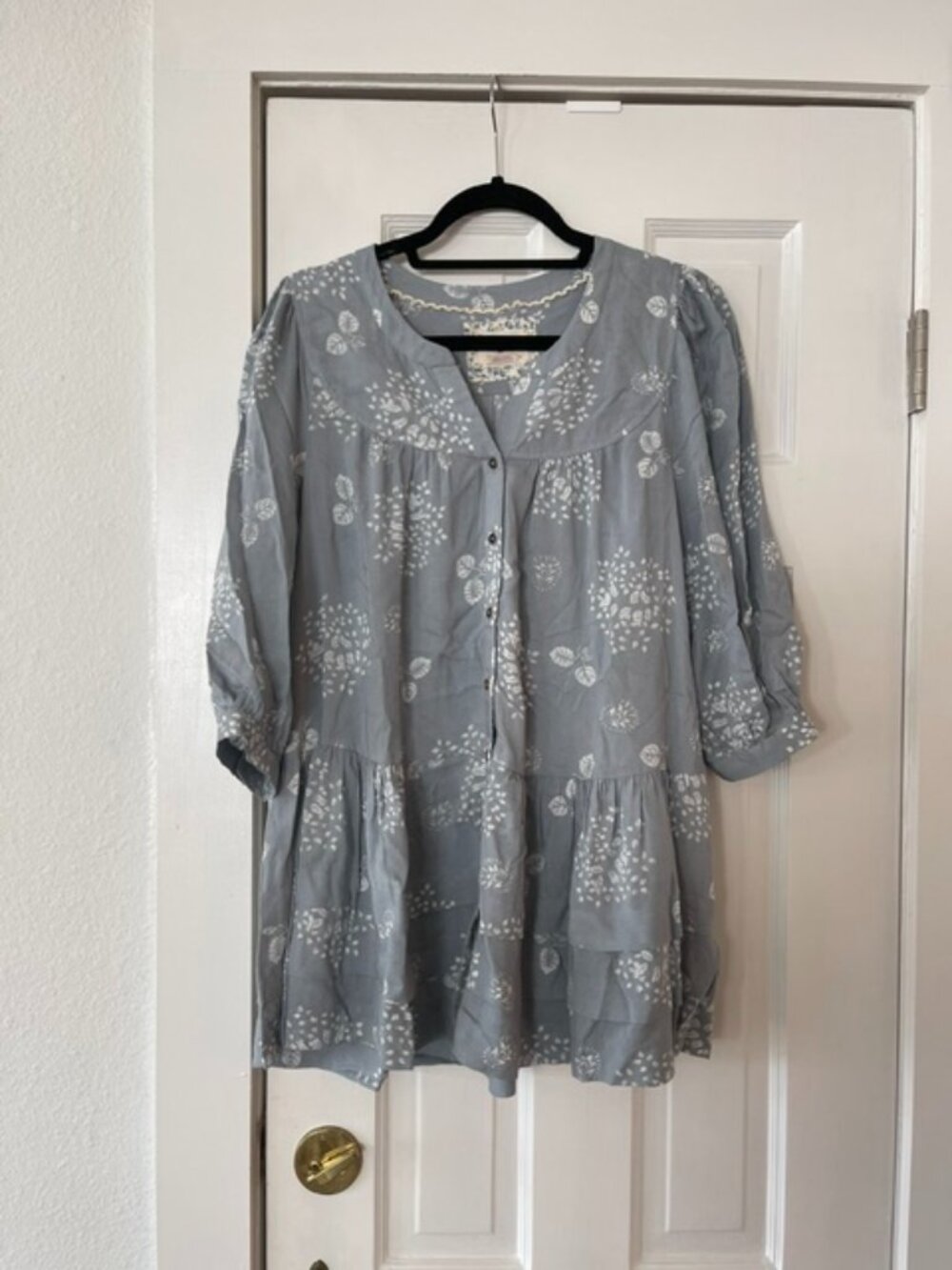 Holding Horses Anthropologie Slate Blue Floral Tiered Tunic Blouse Top SP EUC